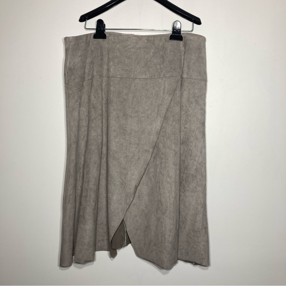 SOFT SURROUNDINGS | Stone Grey Farrah Faux Suede Skirt